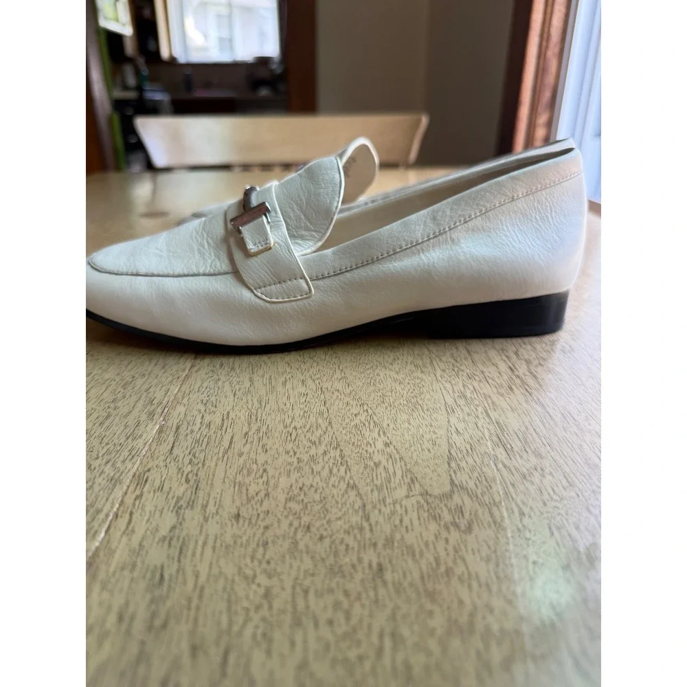 Enzo Angiolini Tatye Cream Leather Bit Loafers Silver Hardware Flats Womens 8M